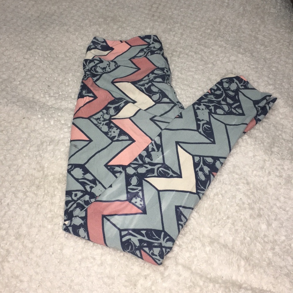 LulaRoe patterned leggings